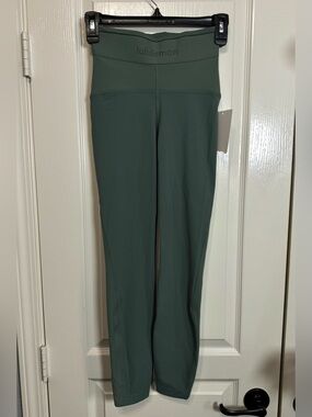 Lululemon NWT License to Train High-Rise Tight *Logo